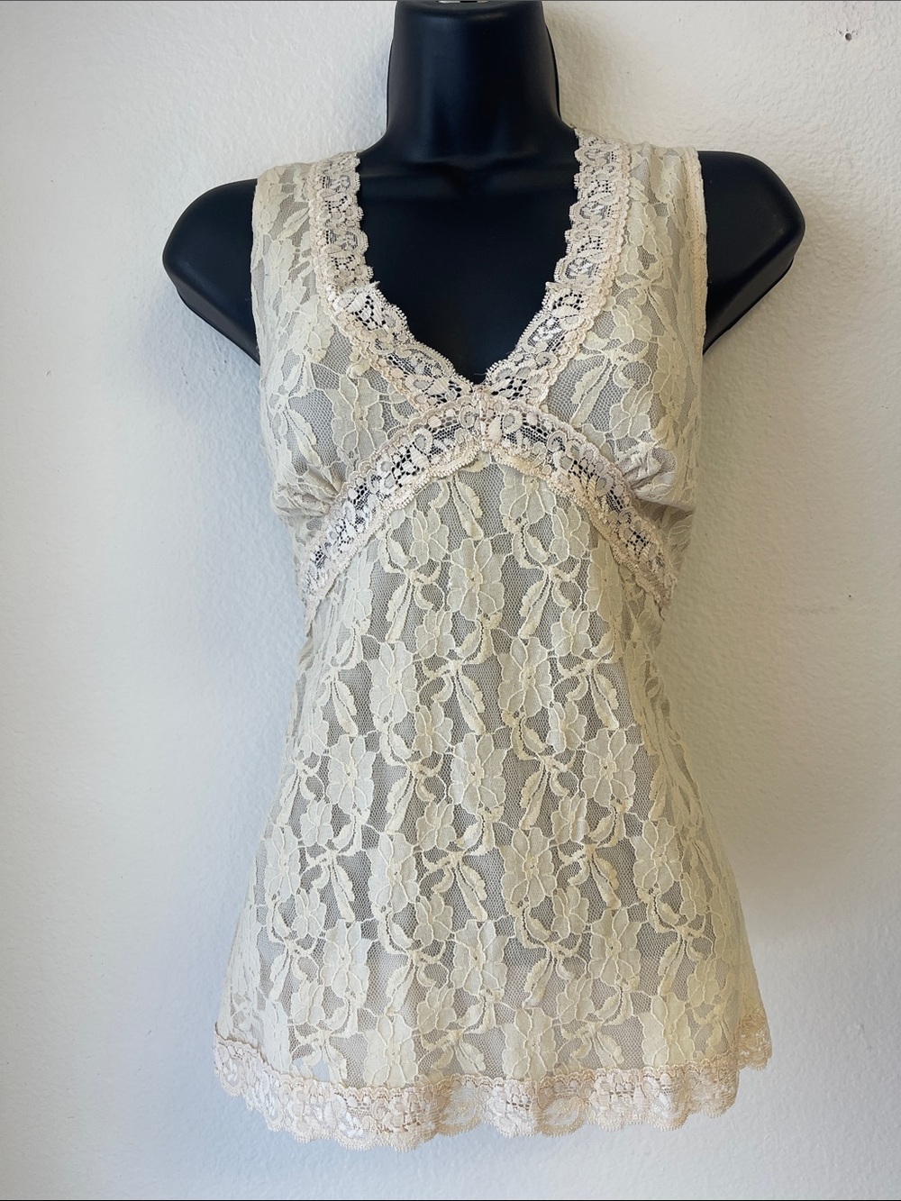 No Boundaries Cream Lace V-Neck Tank Top